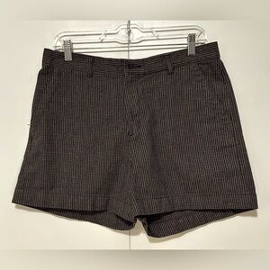 Lee Casuals Women size 12 Medium Olive Green and Black Textured 4 pocket Shorts